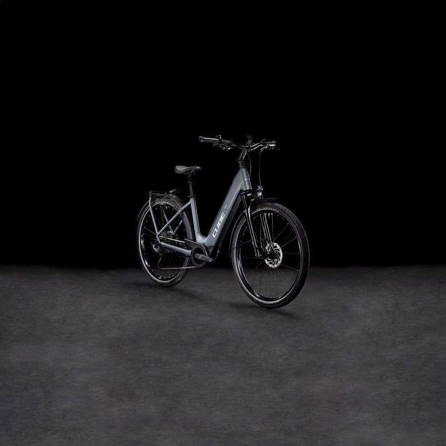 VTC Électrique Cube Touring Hybrid Pro 625 2025 – Image 3